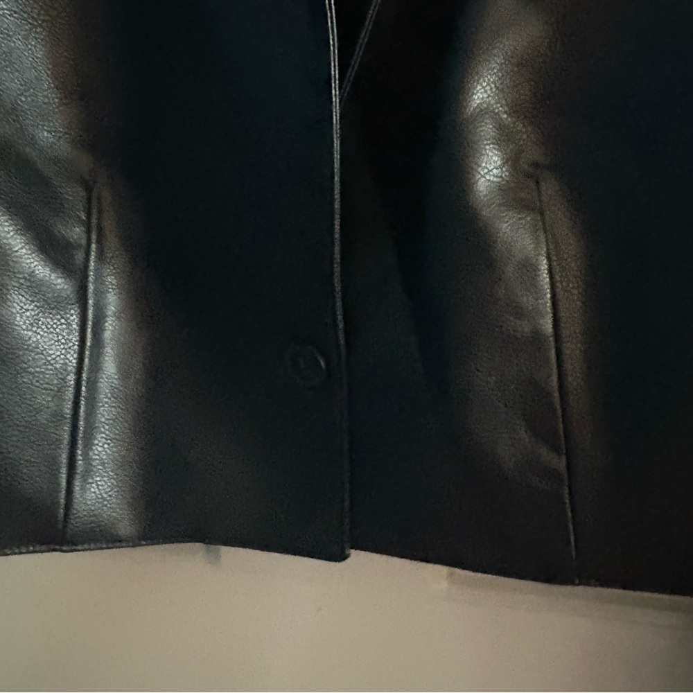 H&M Divided Coated Cropped Jacket - Picture 4 of 8